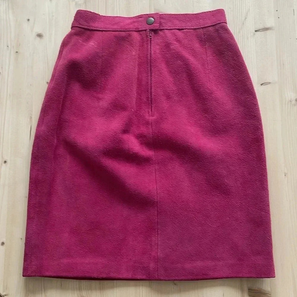 Vintage suede pink Barbie core mini skirt - Picture 3 of 8